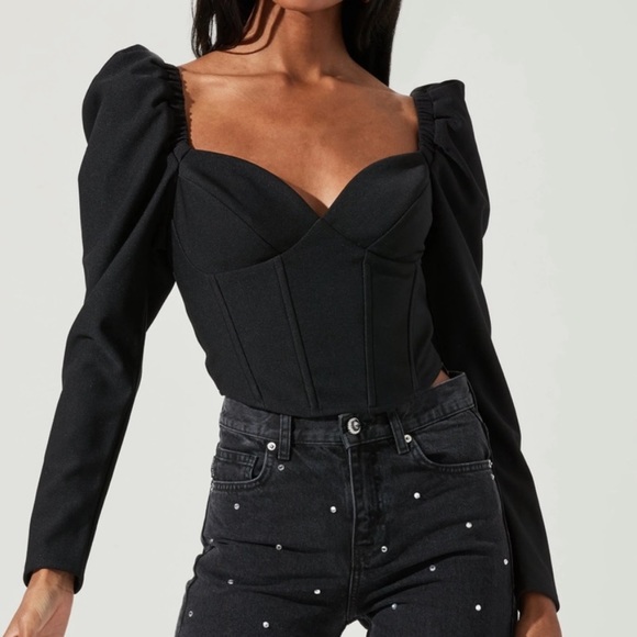 NWT ASTR LABEL BETTY PUFF SLV
Color: BLACK - Picture 2 of 3